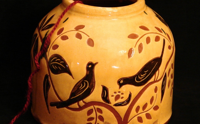 redware yarn holder by Kulina Folk Art